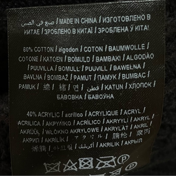 Guess Women’s Button Down Knitted Collared Sweater in Black (Size: XS) - Picture 9 of 10